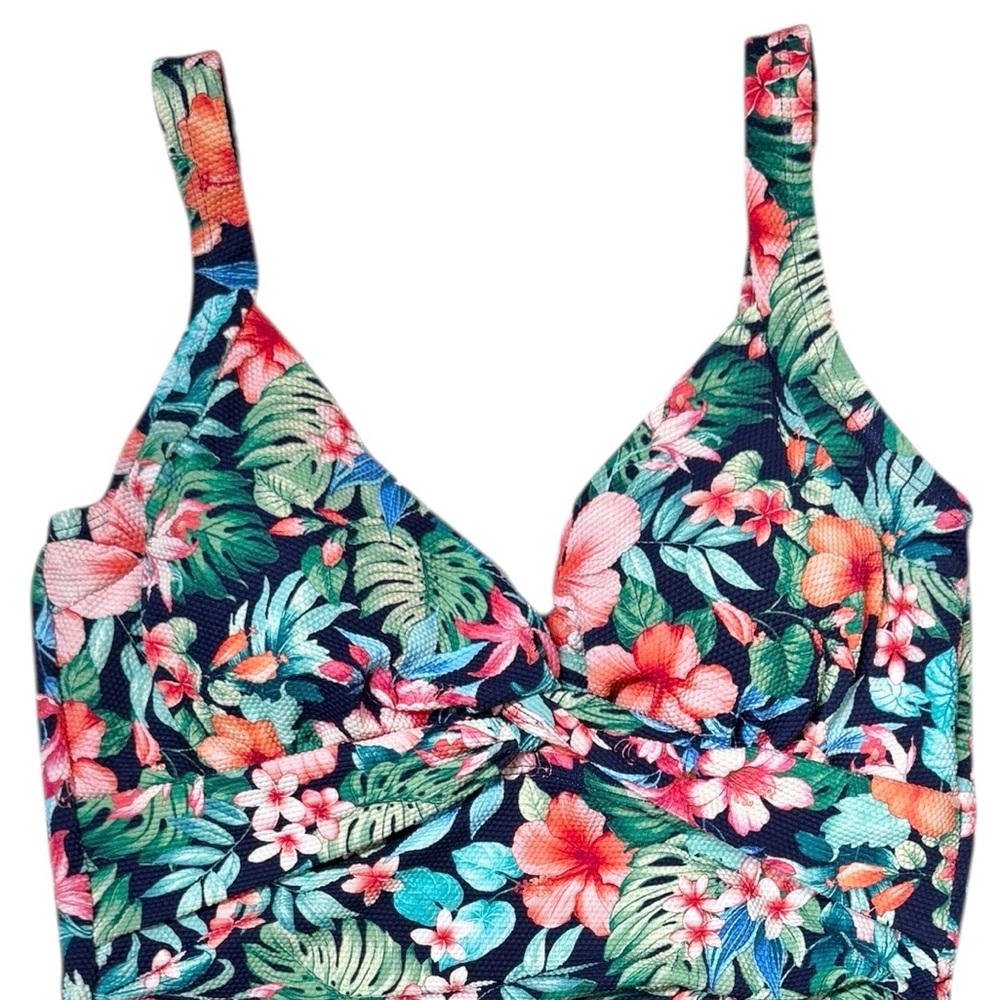 Tommy Bahama Island Cays Flora Underwire Front Twist Tankini Top - Picture 2 of 15